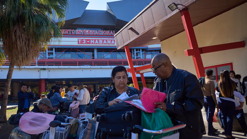 Canadian Airlines Cut Flights to Cuba Amid Jet Fuel Concerns