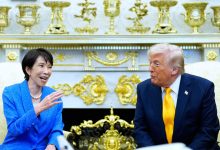 Oval Office meeting between U.S. President and Japanese Prime Minister.